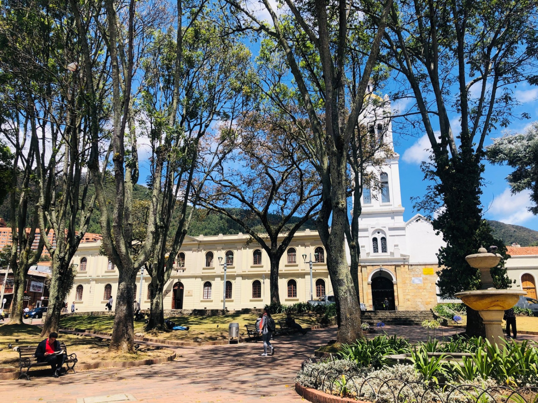 Sede de la Vicaría Episcopal Territorial Padre Misericordioso en Usaquén, Bogotá